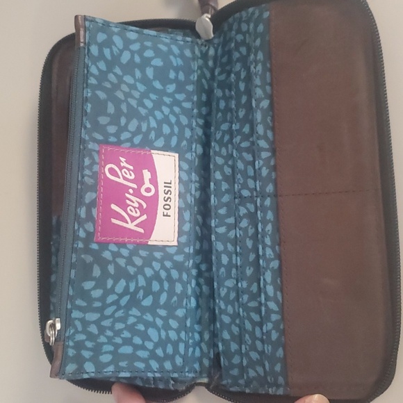 Fossil Key Per Quilted Wallet - Picture 4 of 6